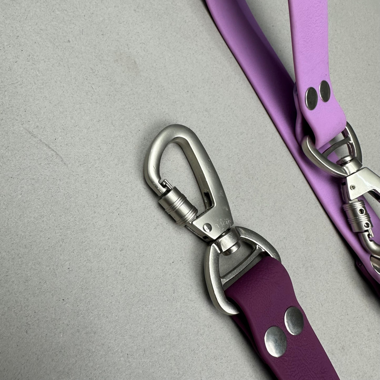 Traílla doble función Impermeable LILAC