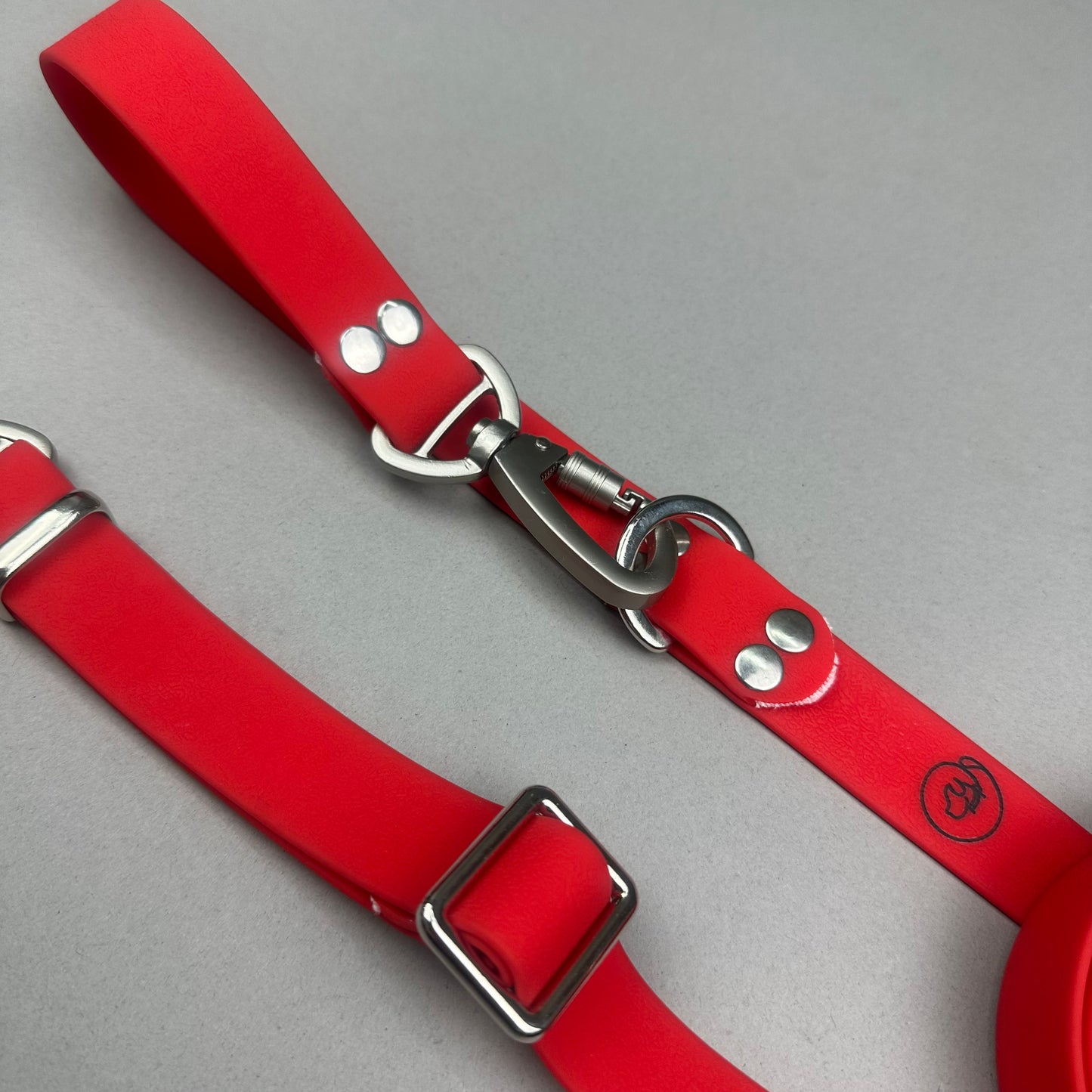 Traílla multipropósito impermeable Roja