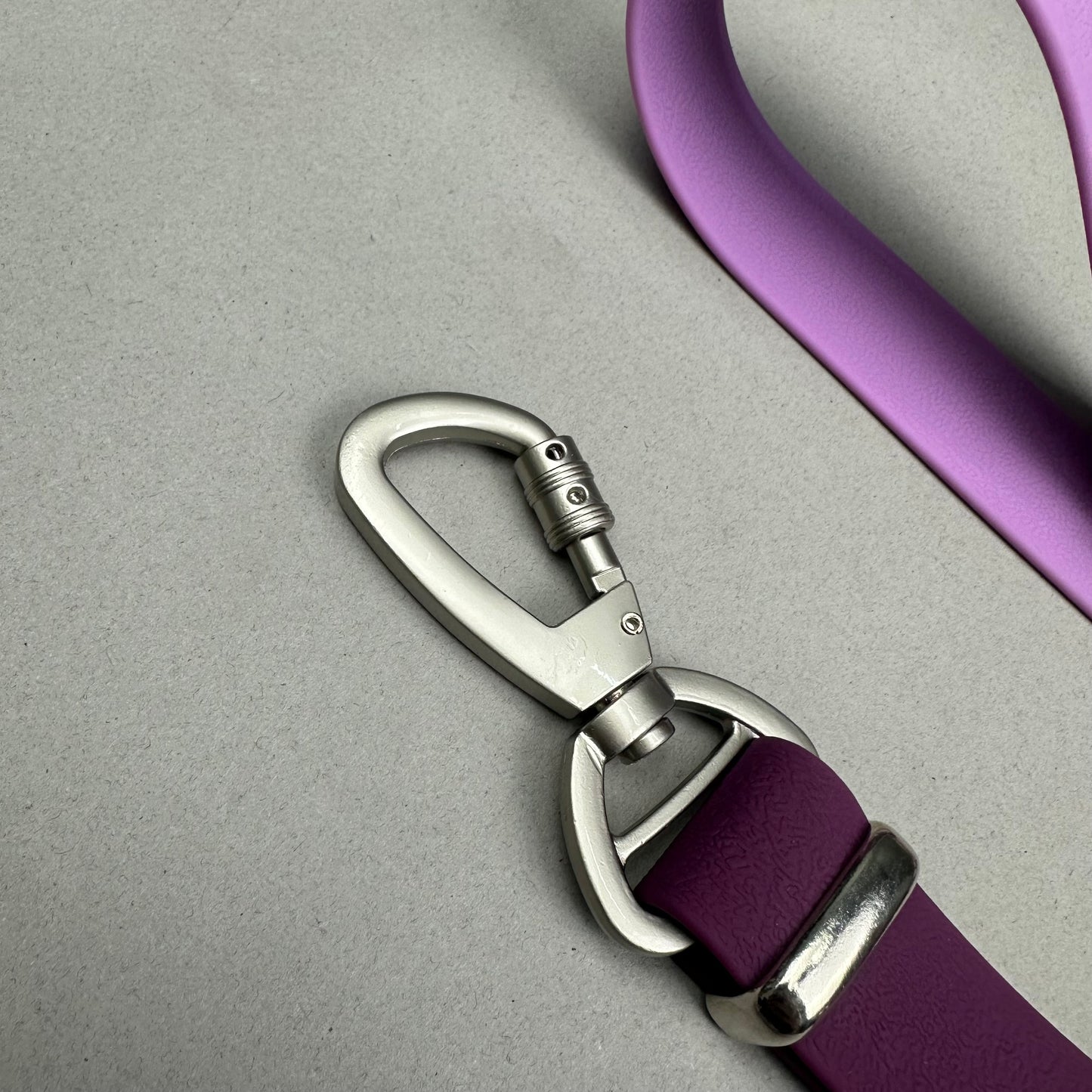 Traílla multipropósito impermeable LILAC