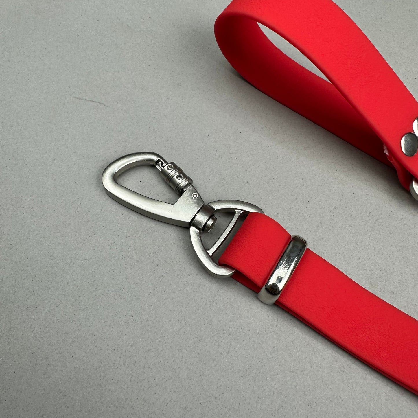 Traílla multipropósito impermeable Roja