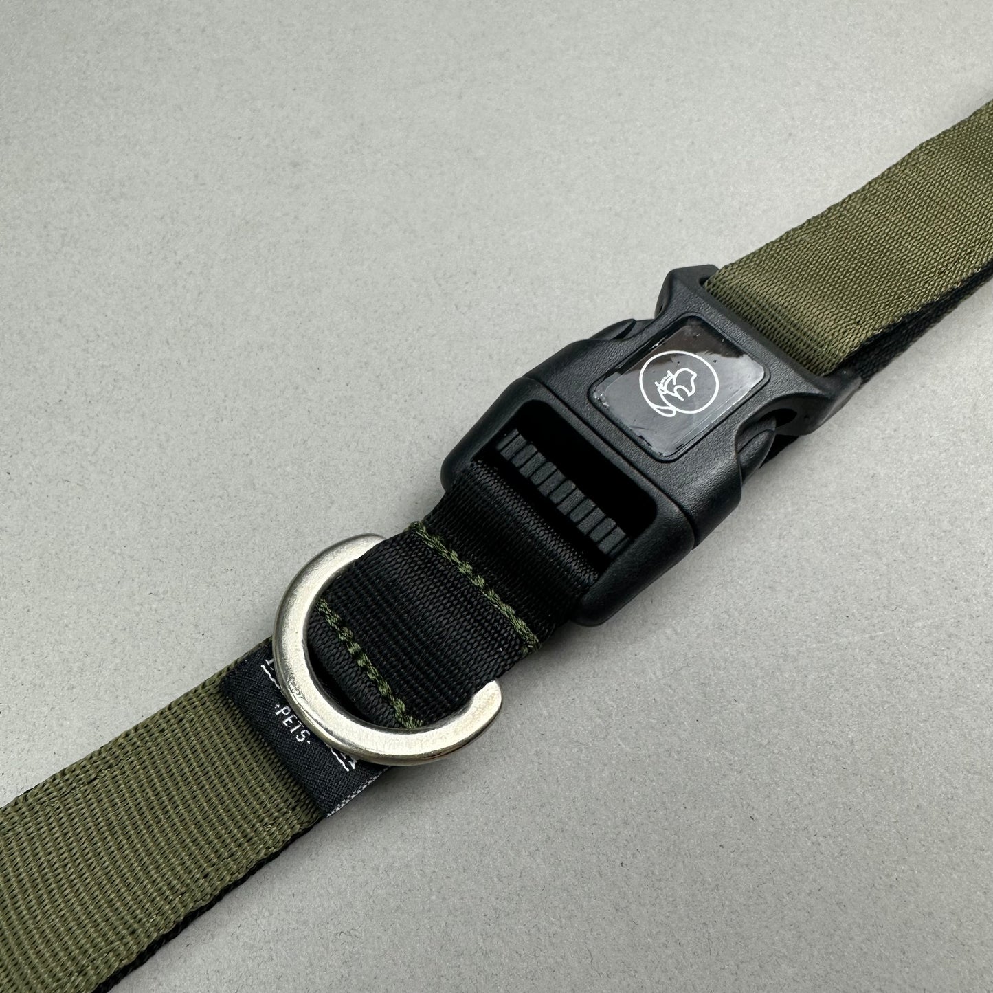 Collar básico Army