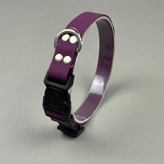 Collar impermeable morado
