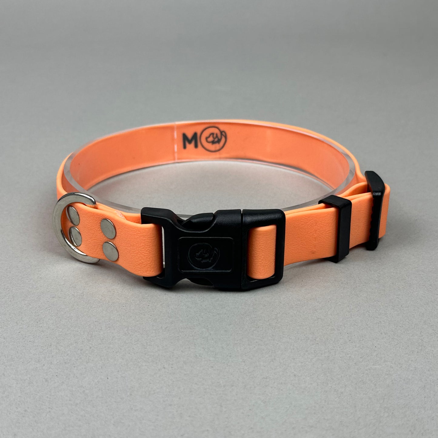 Collar impermeable naranja