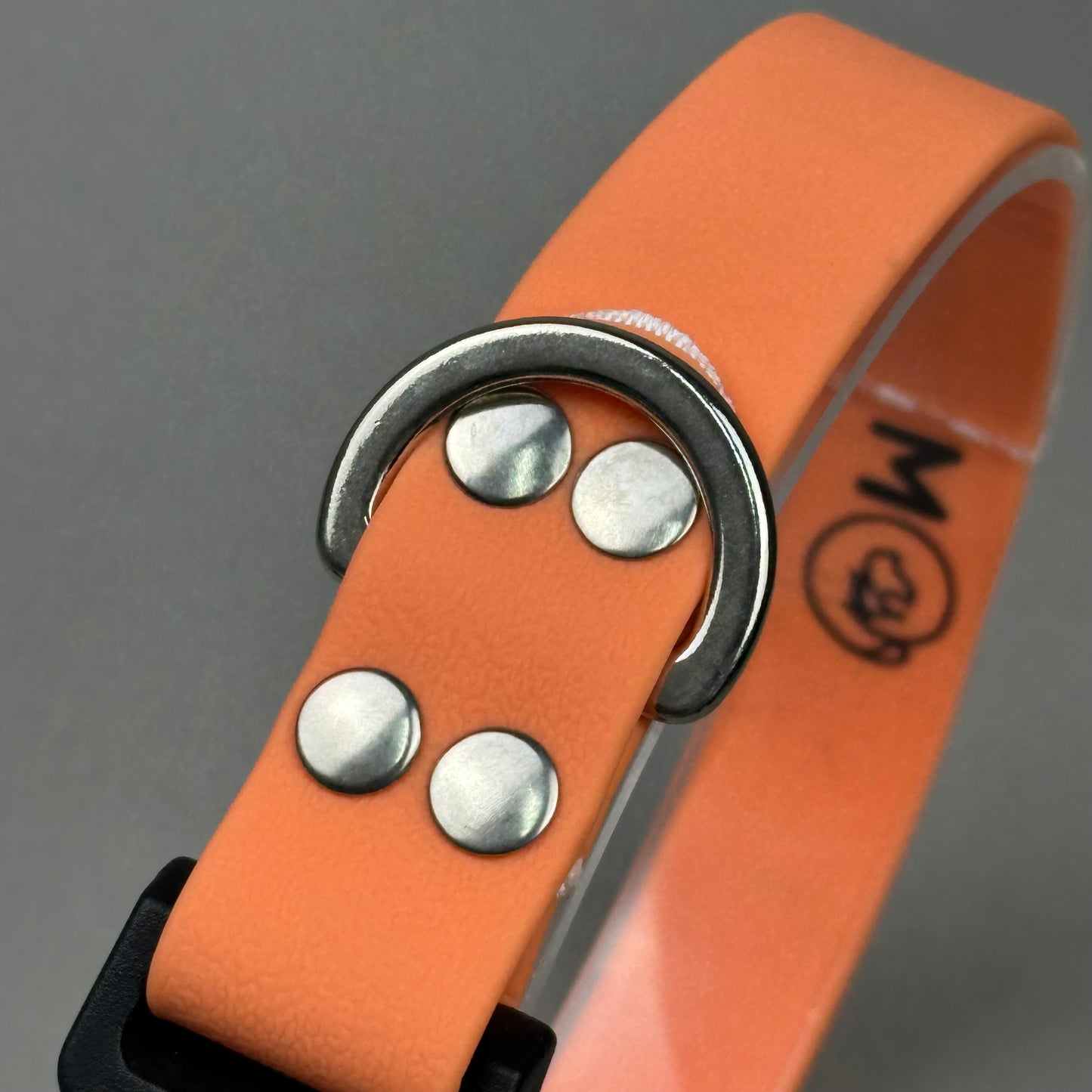 Collar impermeable naranja