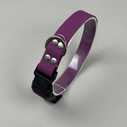 Collar impermeable morado