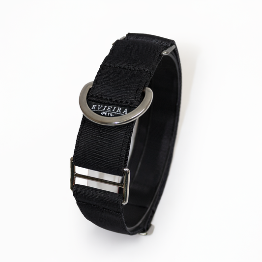 Collar martingale Negro