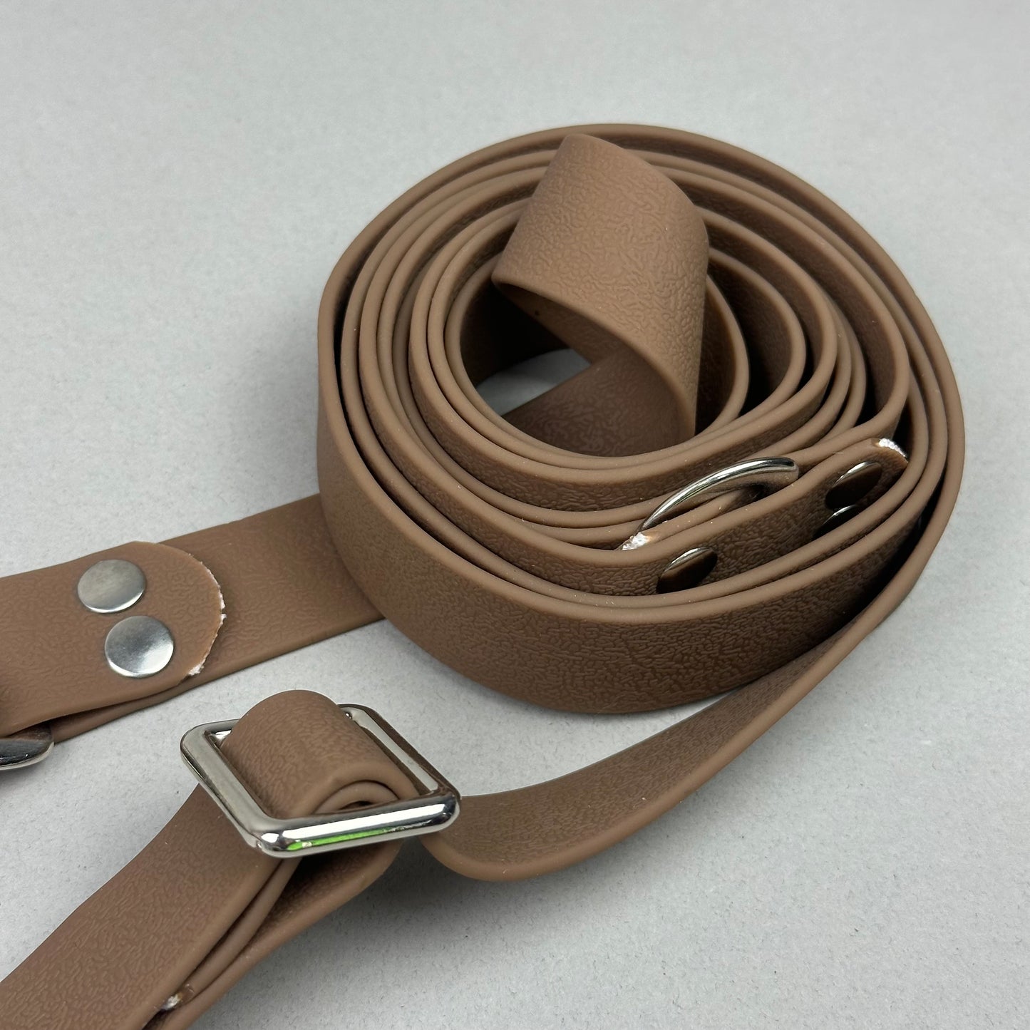 Traílla multipropósito impermeable Café