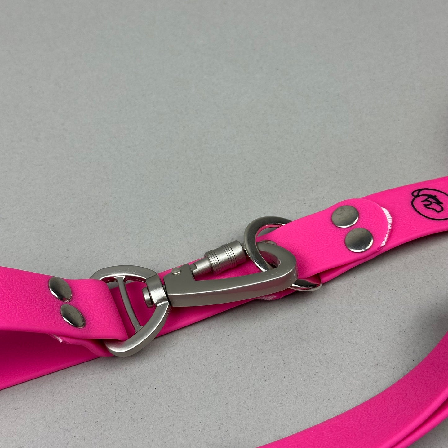 Traílla multipropósito impermeable Fucsia