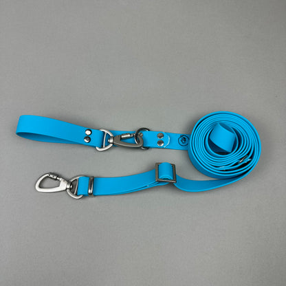 Traílla multipropósito impermeable Celeste